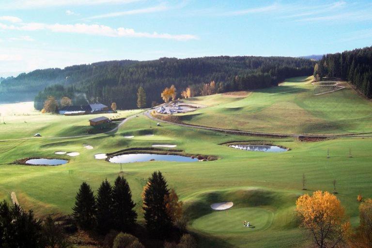 Hotel Brunnwald บาด ลีออนเฟลเดน ภายนอก รูปภาพ